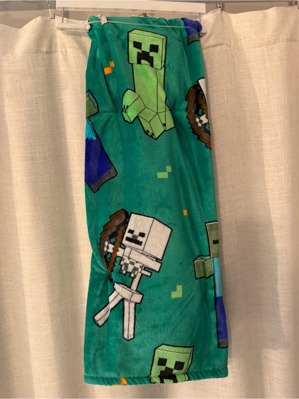 Minecraft kids throw blanket NWOT